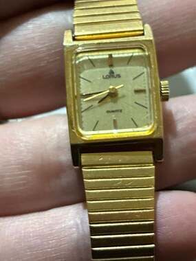 Vintage Lorus Quartz Women's Watch Gold Tone Tank Case V236-5010